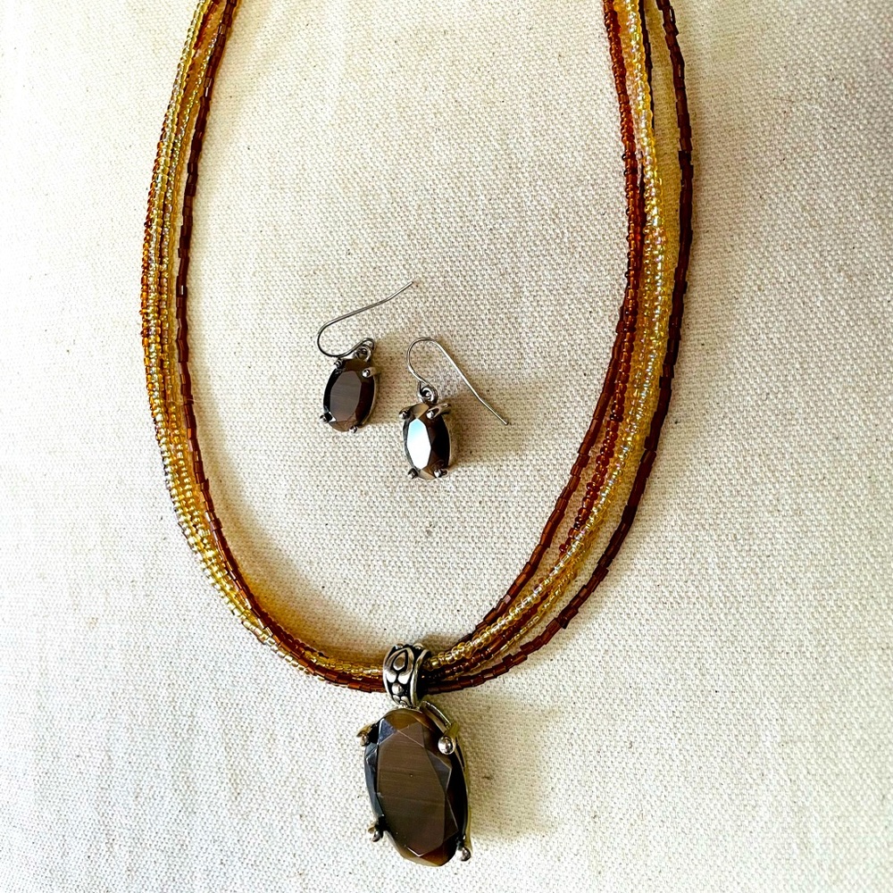 Brown jewel necklace